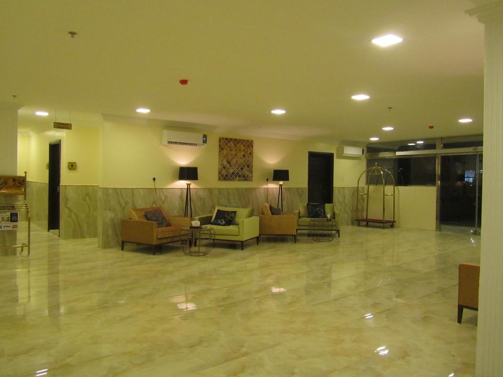 Jw Inn Hotel Nadinah Exteriér fotografie