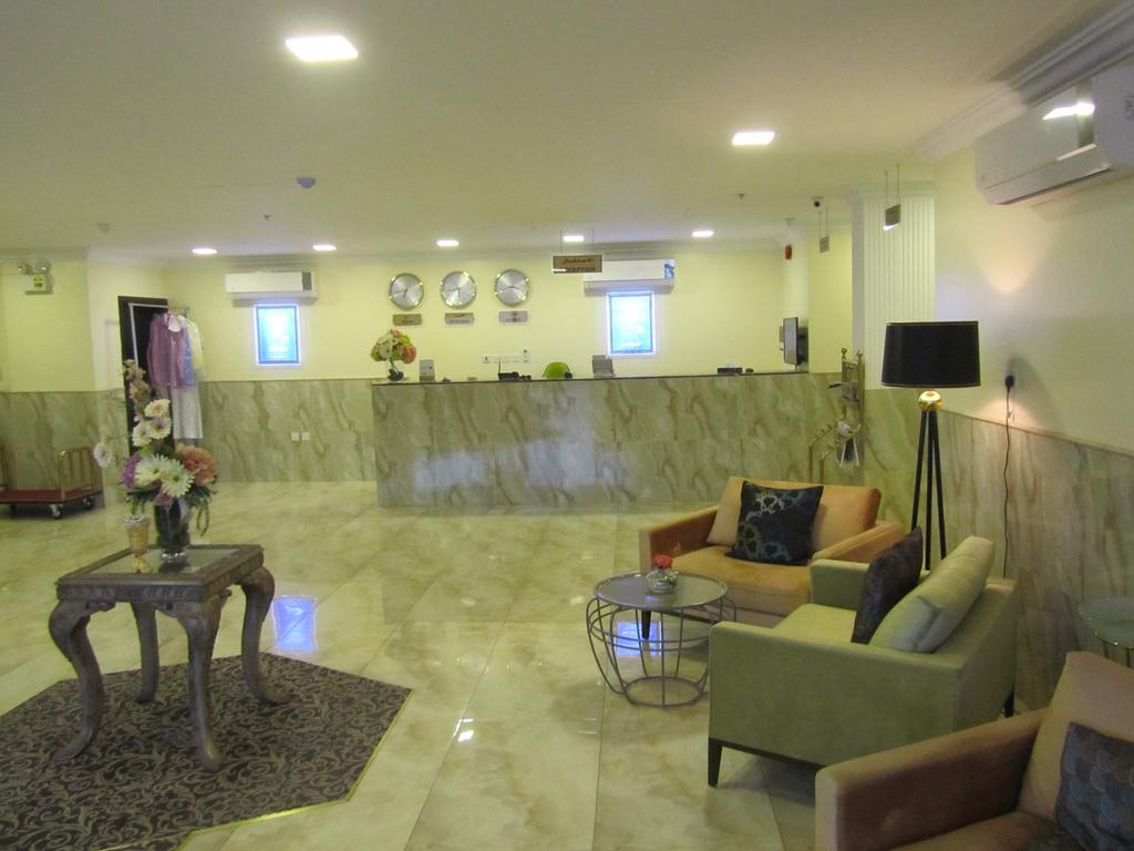 Jw Inn Hotel Nadinah Exteriér fotografie