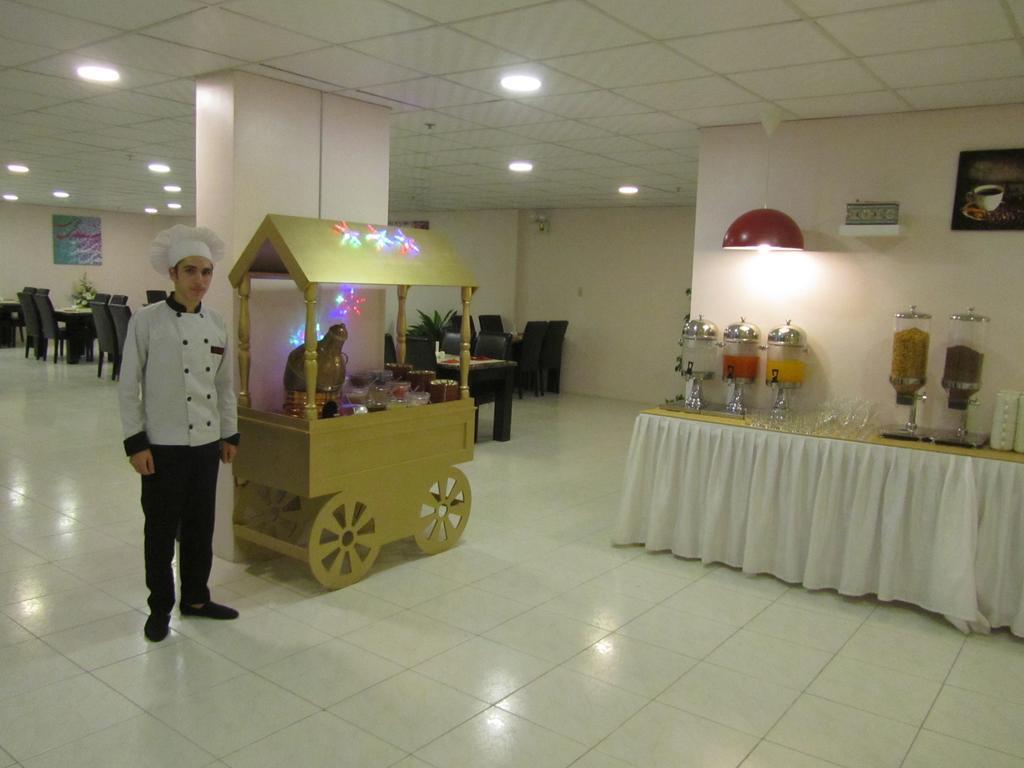 Jw Inn Hotel Nadinah Exteriér fotografie